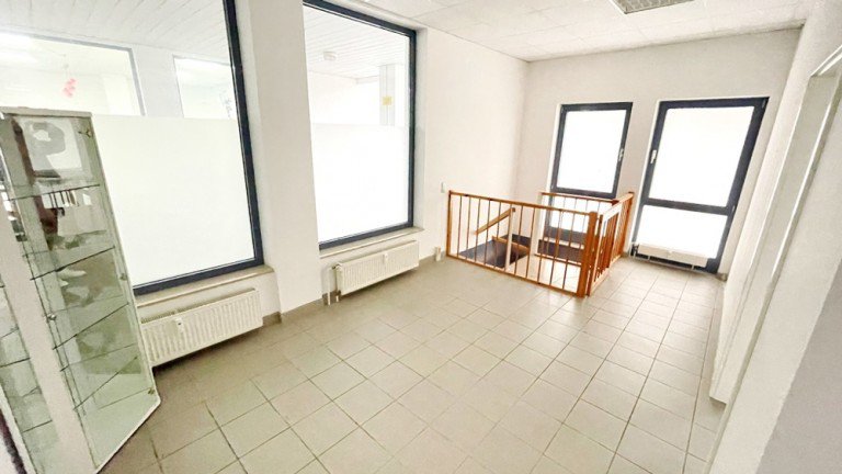 Wartebereich Magdeburg B�rofl�che Maisonette B�roeinheit in der Seniorenresidenz Vogelsang mit WC, ASR, Aufzug, Stellpl�tze u. Keller!