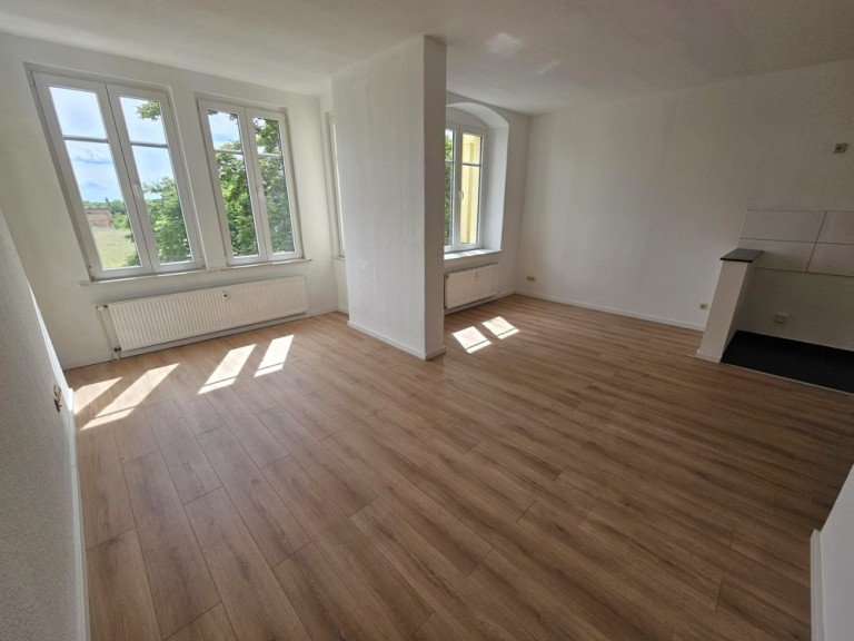 Wohn- und K�chenbereich_ Magdeburg Etagenwohnung Frisch renovierte 2- Zimmerwohnung nahe der Universit�tsklinik Magdeburg | Bad mit Dusche