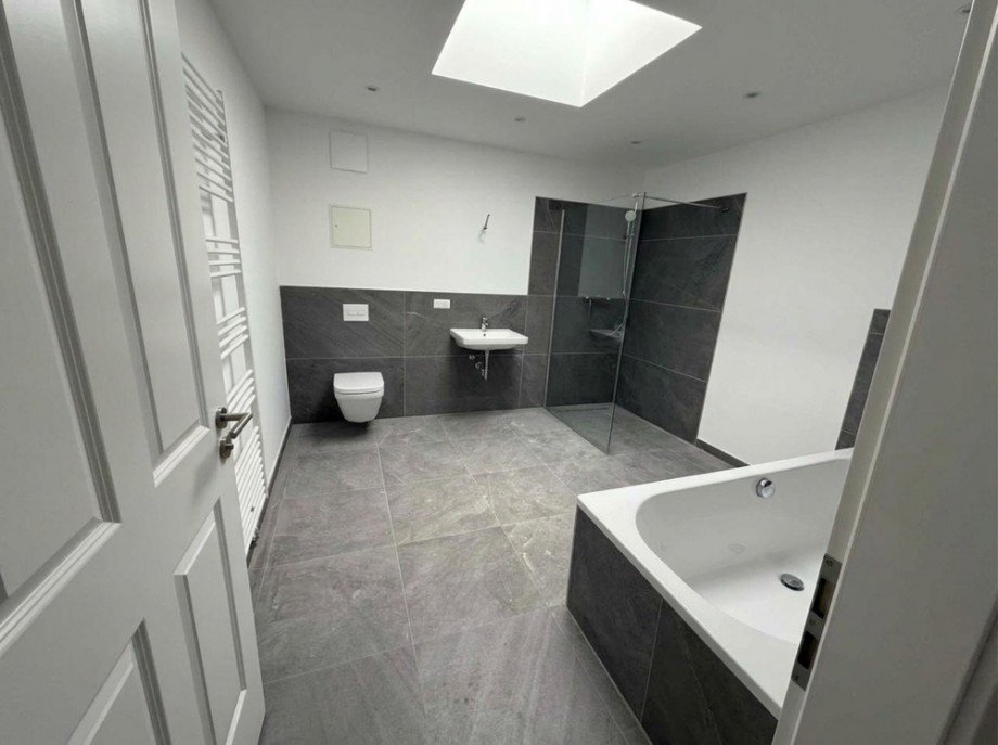 Bad mit Wanne & Dusche Etagenwohnung Magdeburg / Alte Neustadt