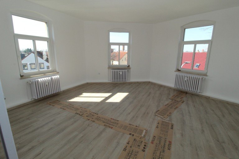 Wohnzimmer Genthin Etagenwohnung Attraktive & ger�umige 3-Zimmerwohnung mit separater K�che, Tageslichtbad mit Badewanne