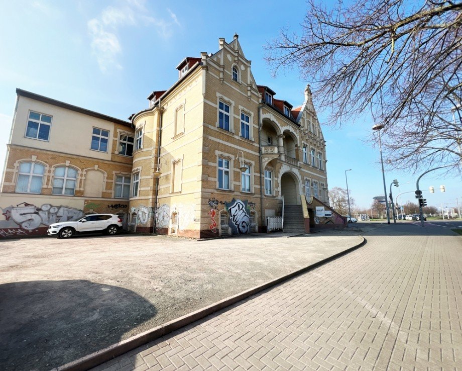 Hausansicht S�d-Ost Praxis Magdeburg / Stadtfeld West