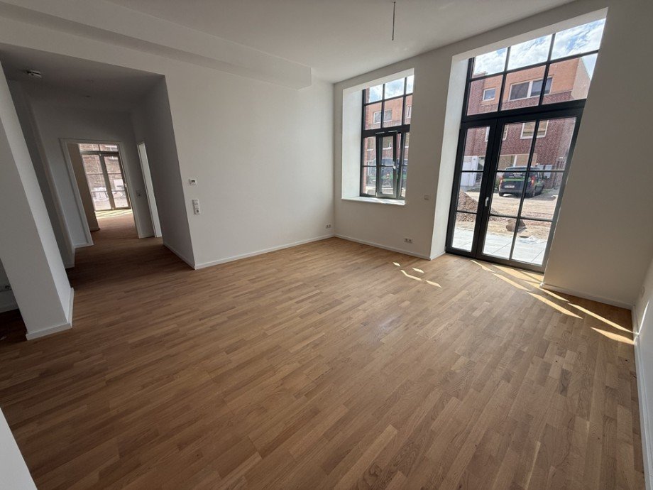 Wohnen im Denkmal - 3 Zimmer, 2 Terrassen, Parkett, modernes Bad mit Dusche, Stellplatz! - Foto 2
