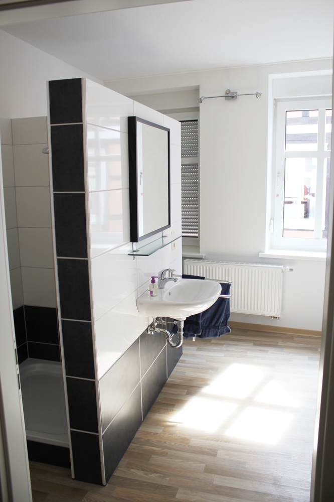 Badezimmer 1.OG Wohn- / Gesch�ftshaus L�chow