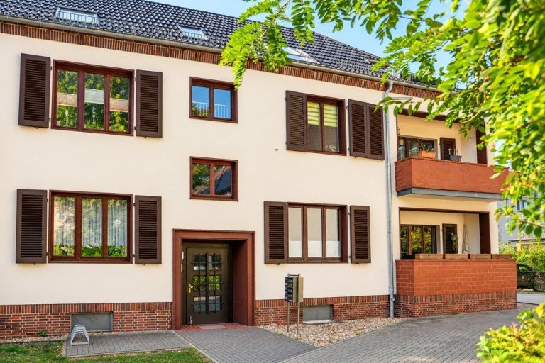 Eingang Magdeburg Dachgeschosswohnung Wohnen mit Weitblick | Helles 4-Zimmer-Dachgeschoss mit hochwertiger Einbauk�che.