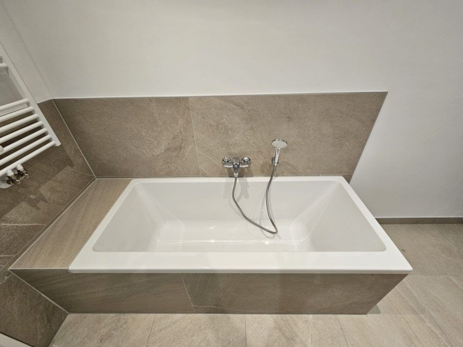 Badewanne Etagenwohnung Magdeburg / Neue Neustadt