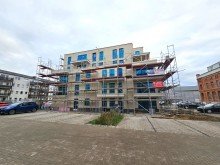 Hausansicht Exklusive 3- Zimmerwohnung im Neubau |Balkon| Aufzug | Tageslichtbad mit Dusche | Stellplatz