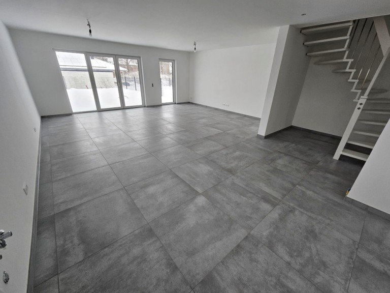 Wohn- und K�chenbereich Magdeburg / Lemsdorf Reihenendhaus Energieeffizientes Reihenendhaus in ruhiger Top-Lage, 4 Zi, 2 B�der, SP, Stromersparnis durch PVA!