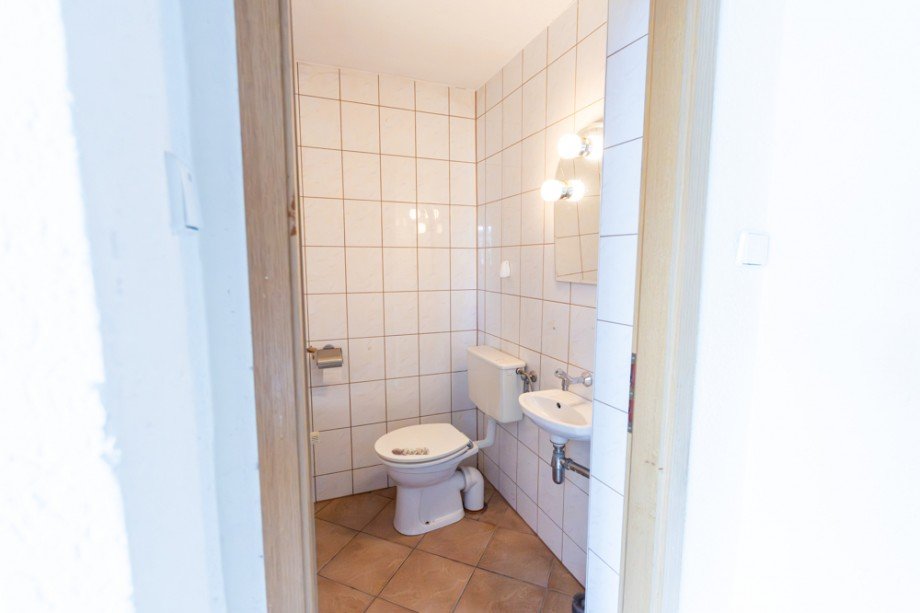 G�ste- WC Doppelhaush�lfte Magdeburg / Berliner Chaussee