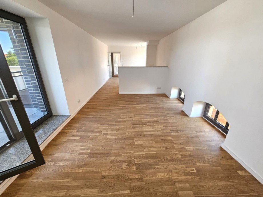 Hochwertige Dachterrassenwohnung im Denkmal - 3 Zimmer, Balkon, Bad mit Wanne & Dusche, FBH, SP - Foto 2