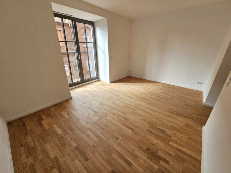 Wohnbereich Magdeburg / Alte Neustadt Etagenwohnung Exklusives Wohnen im Denkmalobjekt - 3 Zimmer, Balkon, Fu�bodenheizung, EBK & Stellplatz inklusive