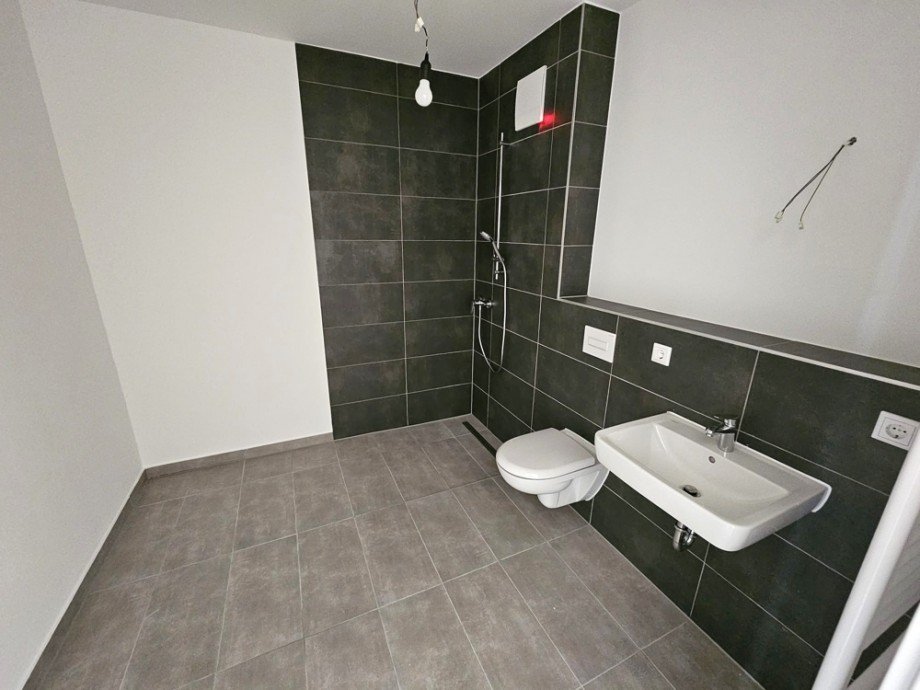 Energieeffizientes Wohnen in ruhiger Lage - Hochwertige 3-Zimmerwohnung mit Balkon & Garten & SP - Foto 3