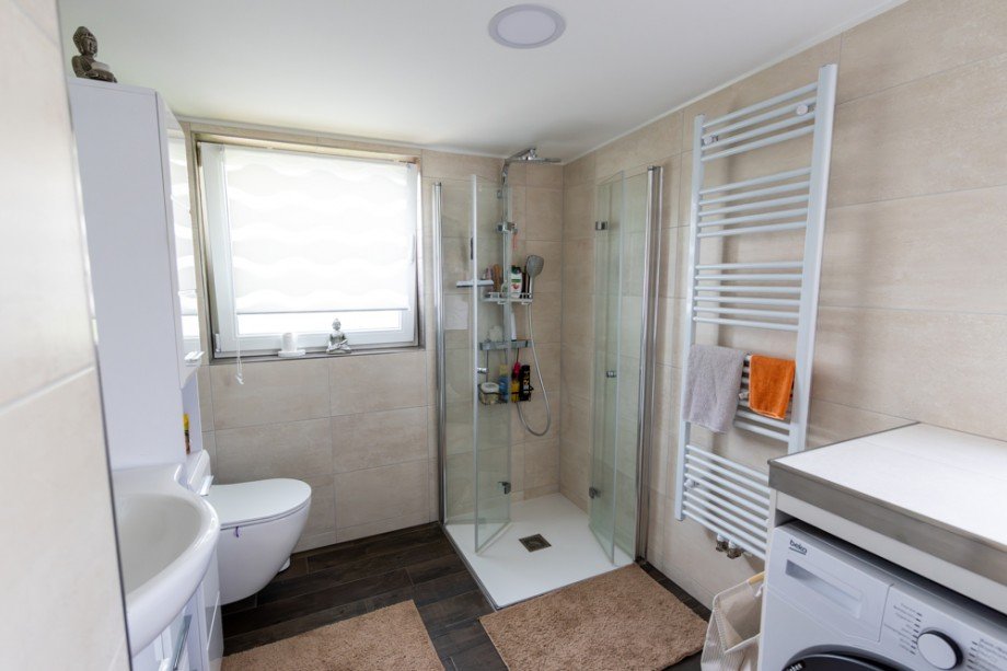 Bungalow Badezimmer Doppelhaush�lfte Magdeburg / Berliner Chaussee