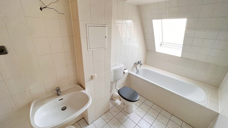 Badezimmer Dachgeschosswohnung Magdeburg
