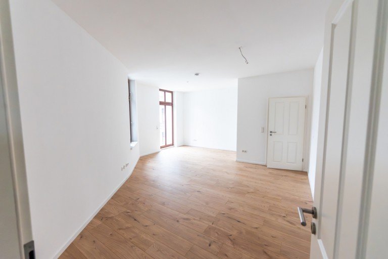 Wohnzimmer Magdeburg Etagenwohnung Flexible 4-Zimmerwohnung mit Balkon, Fu�bodenheizung, G�ste- WC, Badezimmer mit Wanne und Dusche