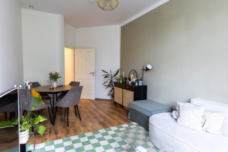 Wohnen Magdeburg Etagenwohnung Vermietete Eigentumswohnung als attraktive Investmentchance |Balkon|Fu�bodenheizung|Bad mit Wanne