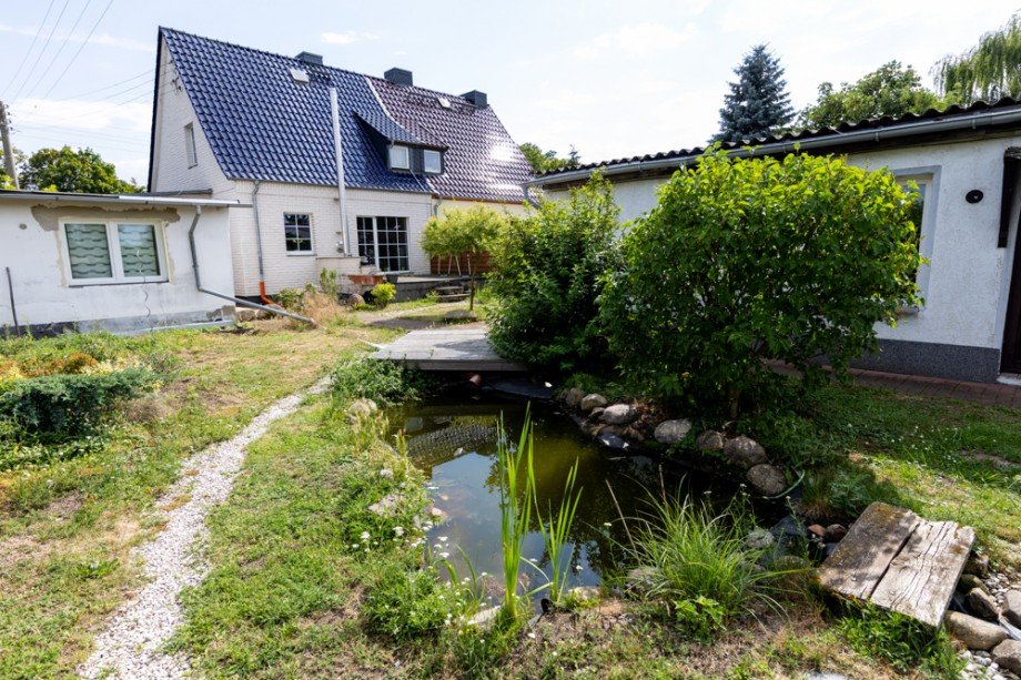 Haus- und Gartenansicht Doppelhaush�lfte Magdeburg / Berliner Chaussee