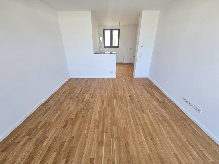 Wohnen Magdeburg / Alte Neustadt Etagenwohnung Wohnen im Denkmal - 2 Zimmer, Balkon, Parkett, modernes Bad mit Wanne, Fu�bodenheizung & Stellplatz