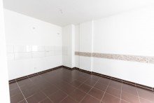 K�chenbereich Gro�z�gige 4-Zimmerwohnung mit Balkon, G�ste-WC, Fu�bodenheizung, Badezimmer mit Wanne und Dusche