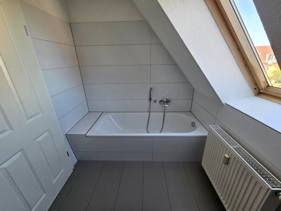 Badewanne_ Maisonettewohnung Burg