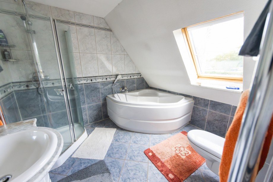 Badezimmer Doppelhaush�lfte Magdeburg / Berliner Chaussee