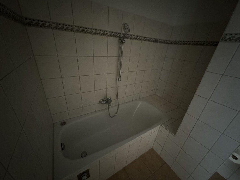 Bad mit Wanne Etagenwohnung Berlin