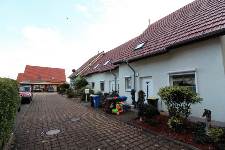 Stra�e Magdeburg Reihenhaus Reihenhaus mit Garten sucht einen Nachmieter!Luft W�rme Pumpe und Solar vorhanden! Fu�bodenheizung!