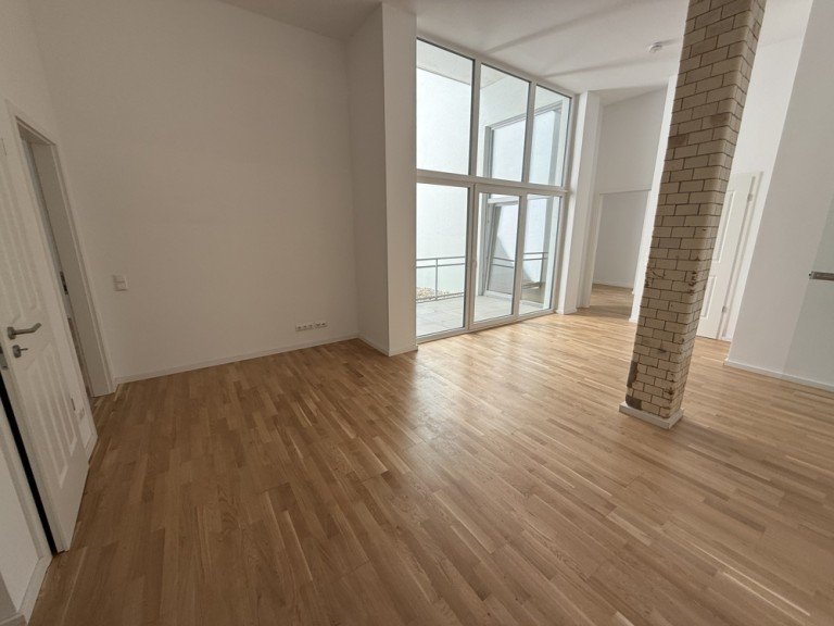 Wohnen und K�che Magdeburg / Alte Neustadt Etagenwohnung Exklusive 3- Zimmerwohnung mit Sauna, Fu�bodenheizung, Bad mit Badewanne und Walk In Dusche!