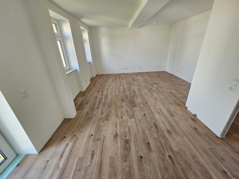 Beispielfoto Wohnbereich Magdeburg Etagenwohnung Gro�z�gige 4-Zimmerwohnung mit 2 Balkonen, Tageslichtbad, Abstellraum und effizientem Grundriss