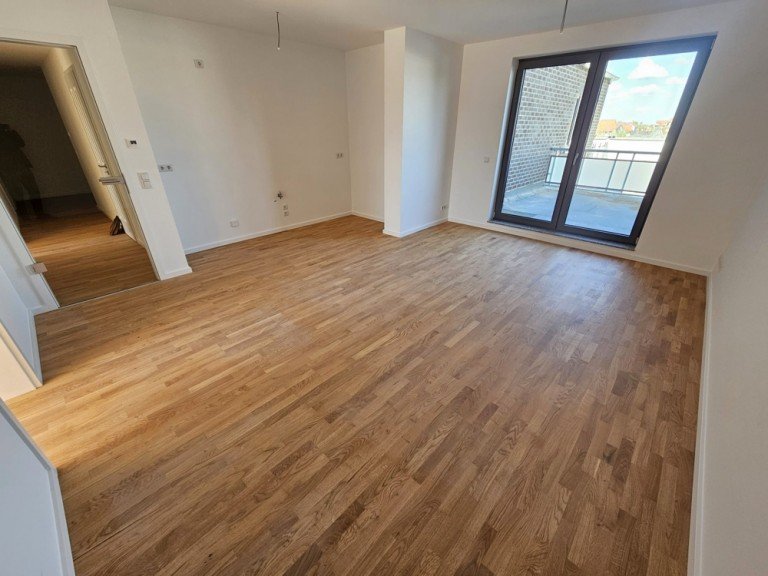 Wohn- und K�chenbereich Magdeburg / Alte Neustadt Etagenwohnung Exklusive Dachterrassenwohnung im Denkmal - 3 Zimmer, Bad mit Wanne & Dusche, Balkon, Stellplatz
