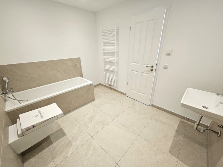 Badezimmer_ Etagenwohnung Magdeburg / Neue Neustadt