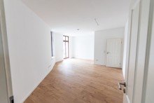Wohnzimmer Gro�z�gige 4-Zimmerwohnung mit Balkon, G�ste-WC, Fu�bodenheizung, Badezimmer mit Wanne und Dusche