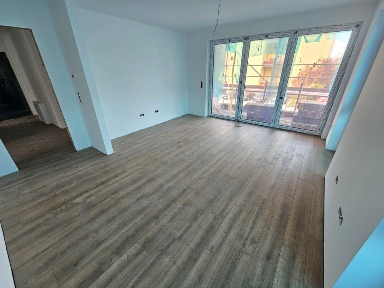 Wohnzimmer Magdeburg / Alte Neustadt Etagenwohnung Exklusive 3- Zimmerwohnung inklusive Balkon| Aufzug | Tageslichtbad mit Dusche | Stellplatz
