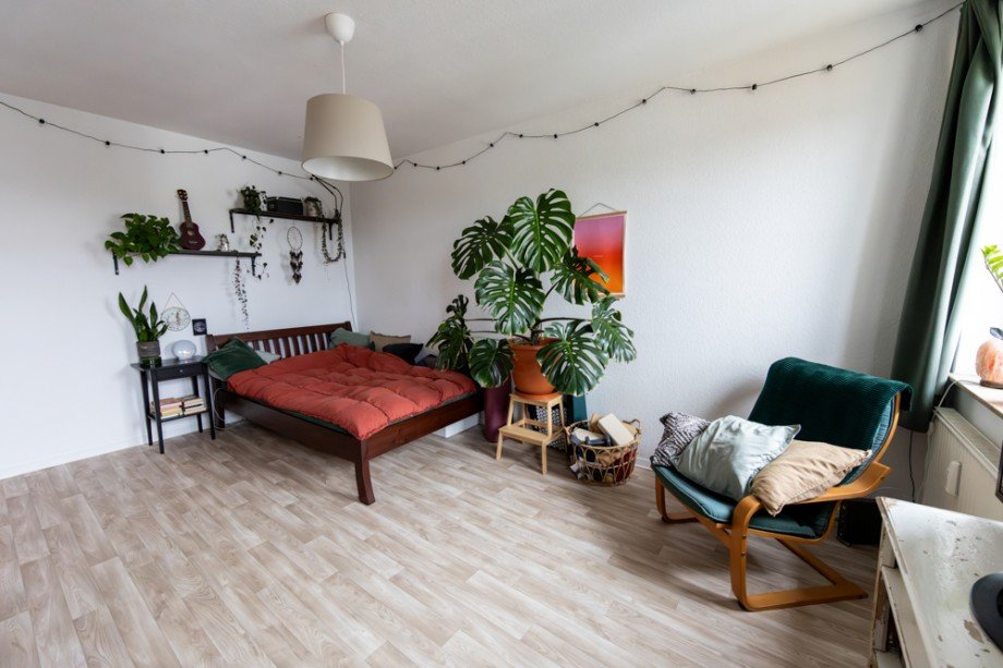 Wohn- und Schlafzimmer Dachgeschosswohnung Magdeburg