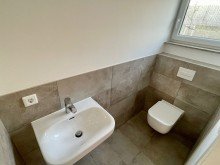 G�ste WC KEIN GAS! Garten, W�rmepumpe, Fu�bodenheizung, Wintergarten, 2 SP! Video in der Anzeige