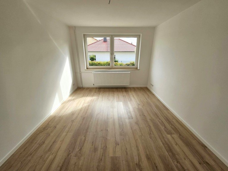 Schlafbereich Genthin Erdgeschosswohnung Frisch renovierte 3- Zimmerwohnung in ruhiger Lage inkl. Tageslichtbad mit Badewanne