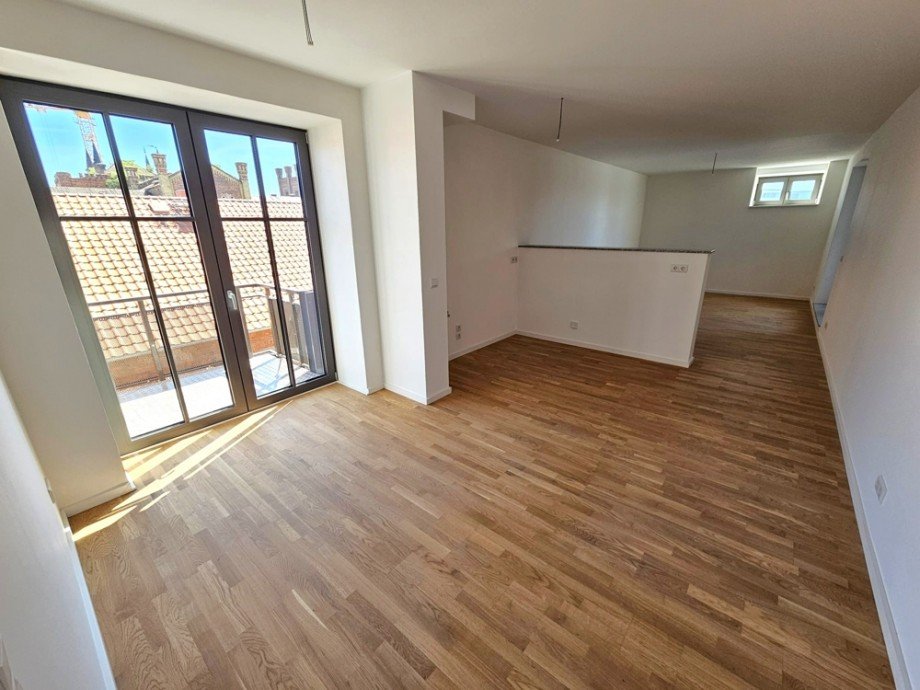 Hochwertige Dachterrassenwohnung im Denkmal - 3 Zimmer, Balkon, Bad mit Wanne & Dusche, FBH, SP - Photo 1