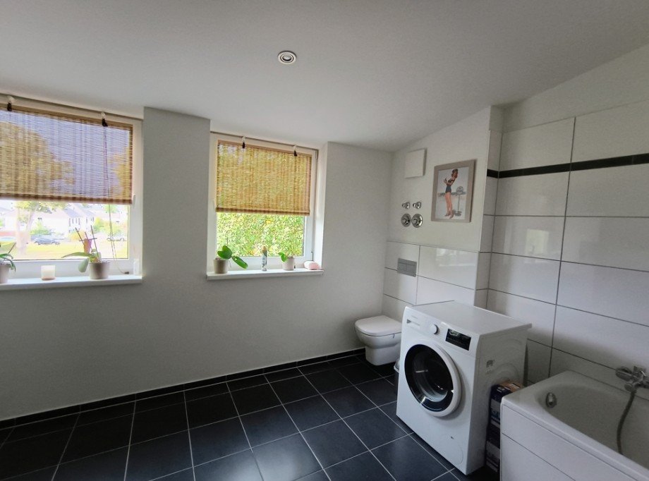Bad mit Fenster Maisonettewohnung Werder